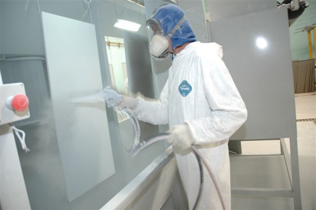 Alguns cuidados na aplicação da pintura eletrostática a pó.